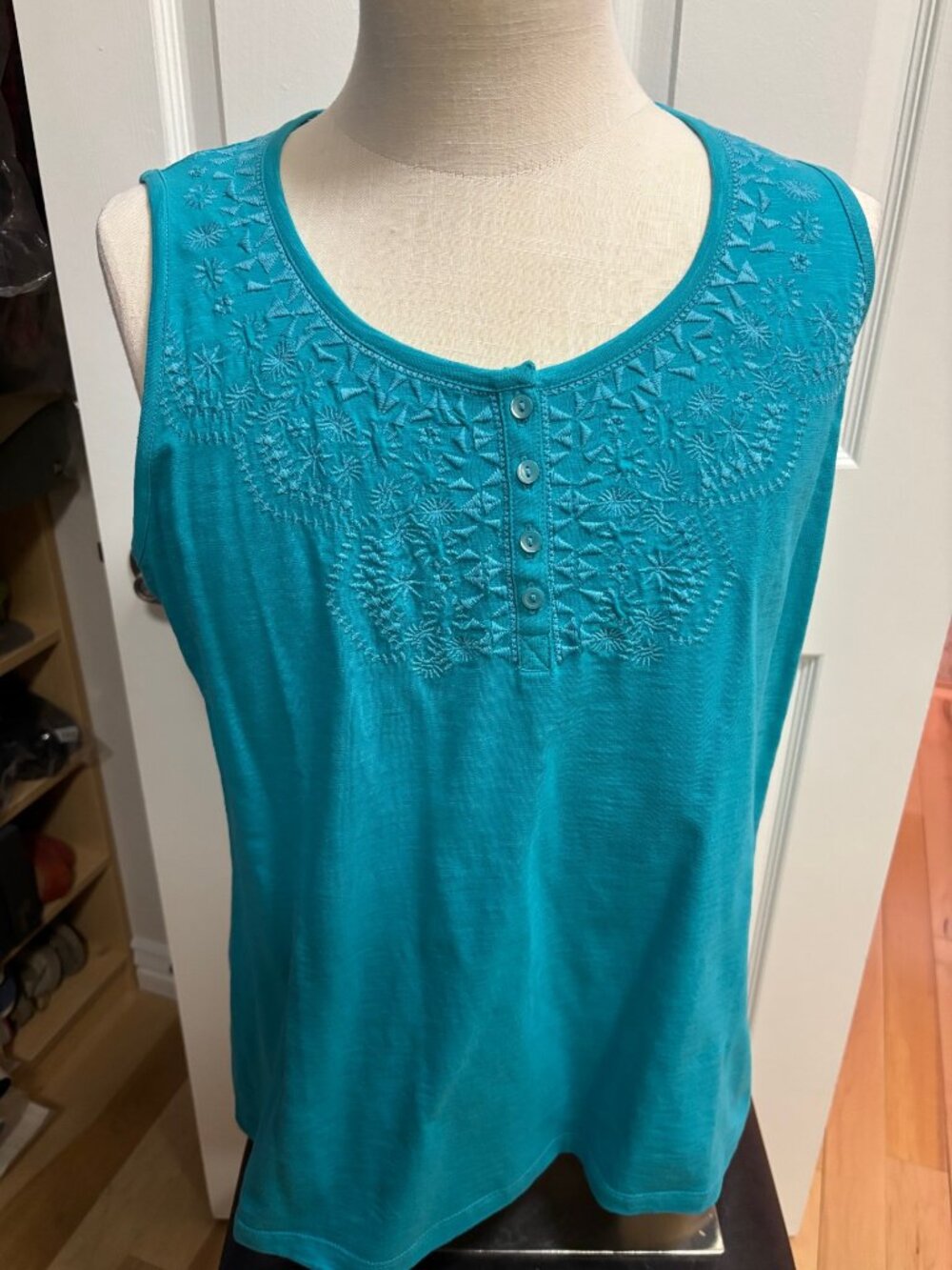 Embroidered turquois Tank Top